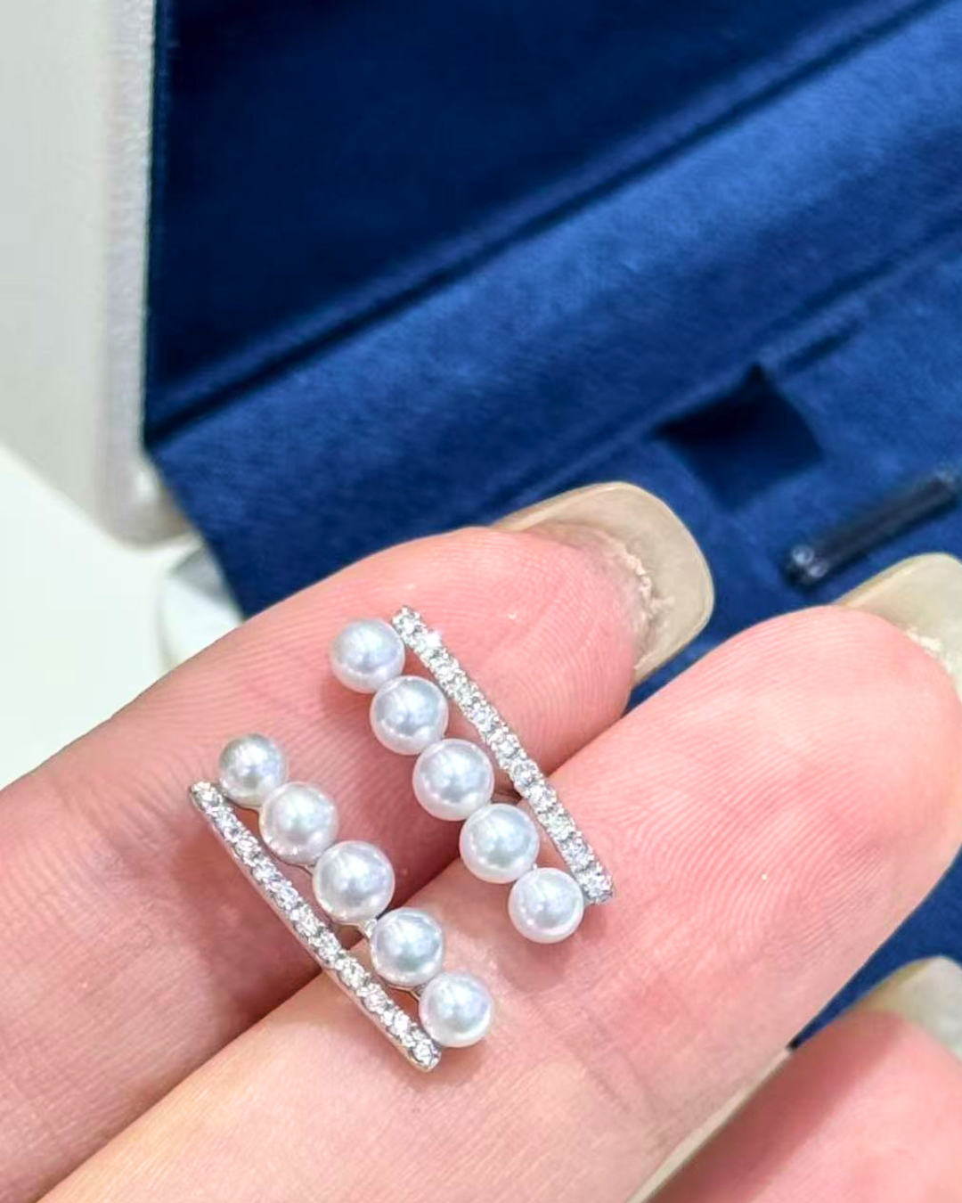 5A Japanese Akoya Round Earring in 18K White Gold - Five-Bar Akoya Earrings with Natural Diamond - White (3-3.5mm) D0.1ct