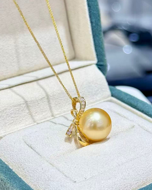 4A South Sea Golden Philippines Round Necklace in 18K Gold - with Natural Diamond - Gold (13-14mm)