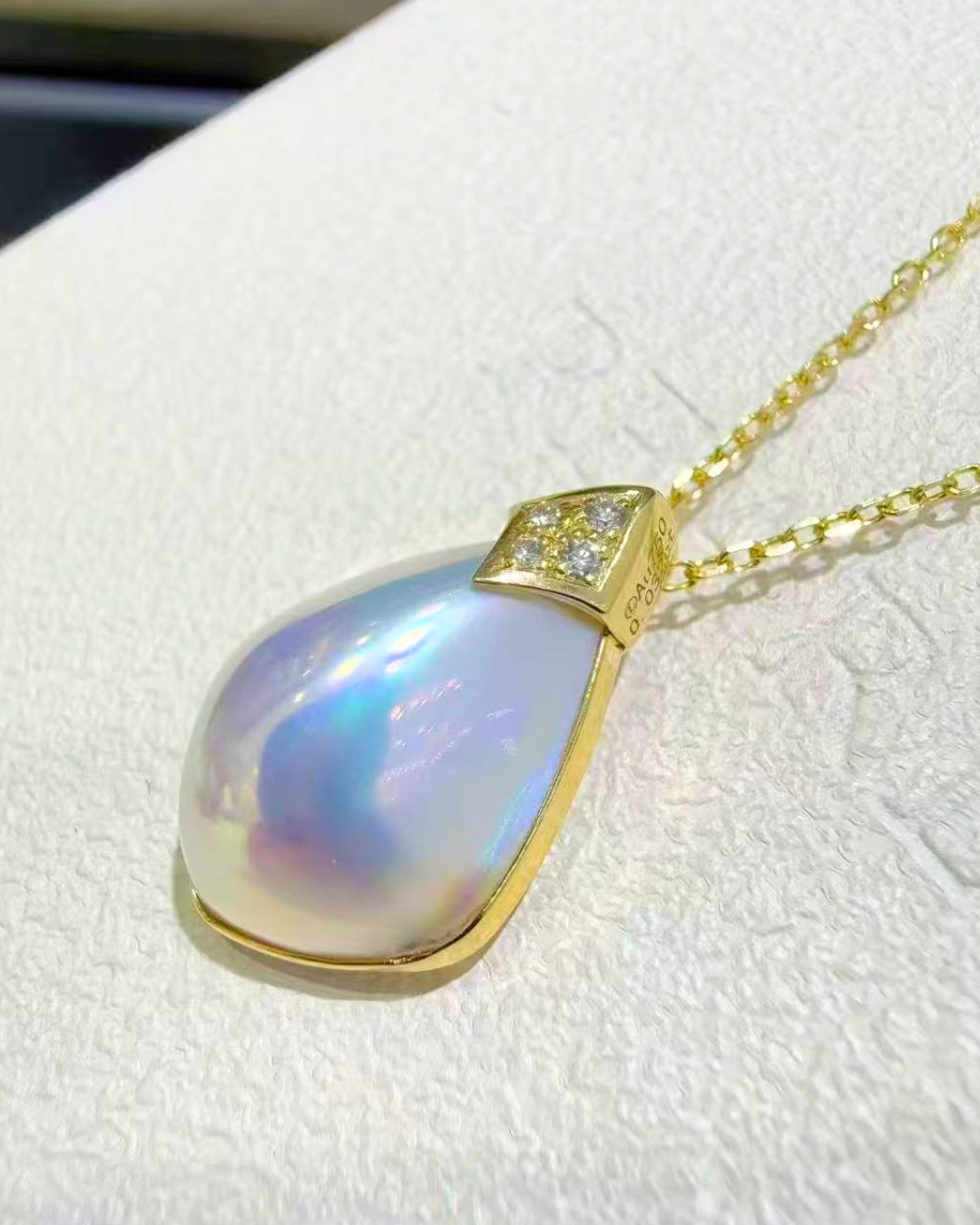 5A Mabé Necklace in 18K Gold - Diamond Seawater Japanese Mabé - Blue