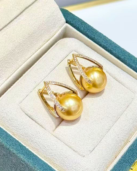 5A South Sea Golden Philippines Round Earring in 18K Gold - Crown Hoop with Natural Diamond - Gold (12-13mm) D0.718ct