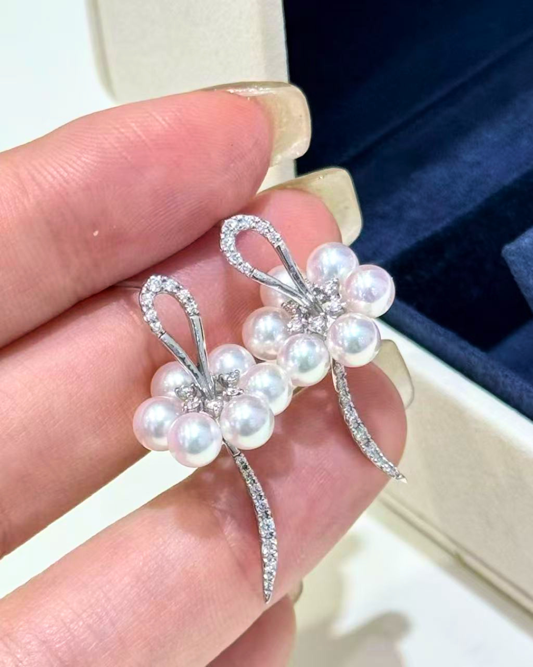 5A Japanese Akoya Earring in 18K White Gold - with Natural Diamond D0.263ct- White (4.5-5mm)