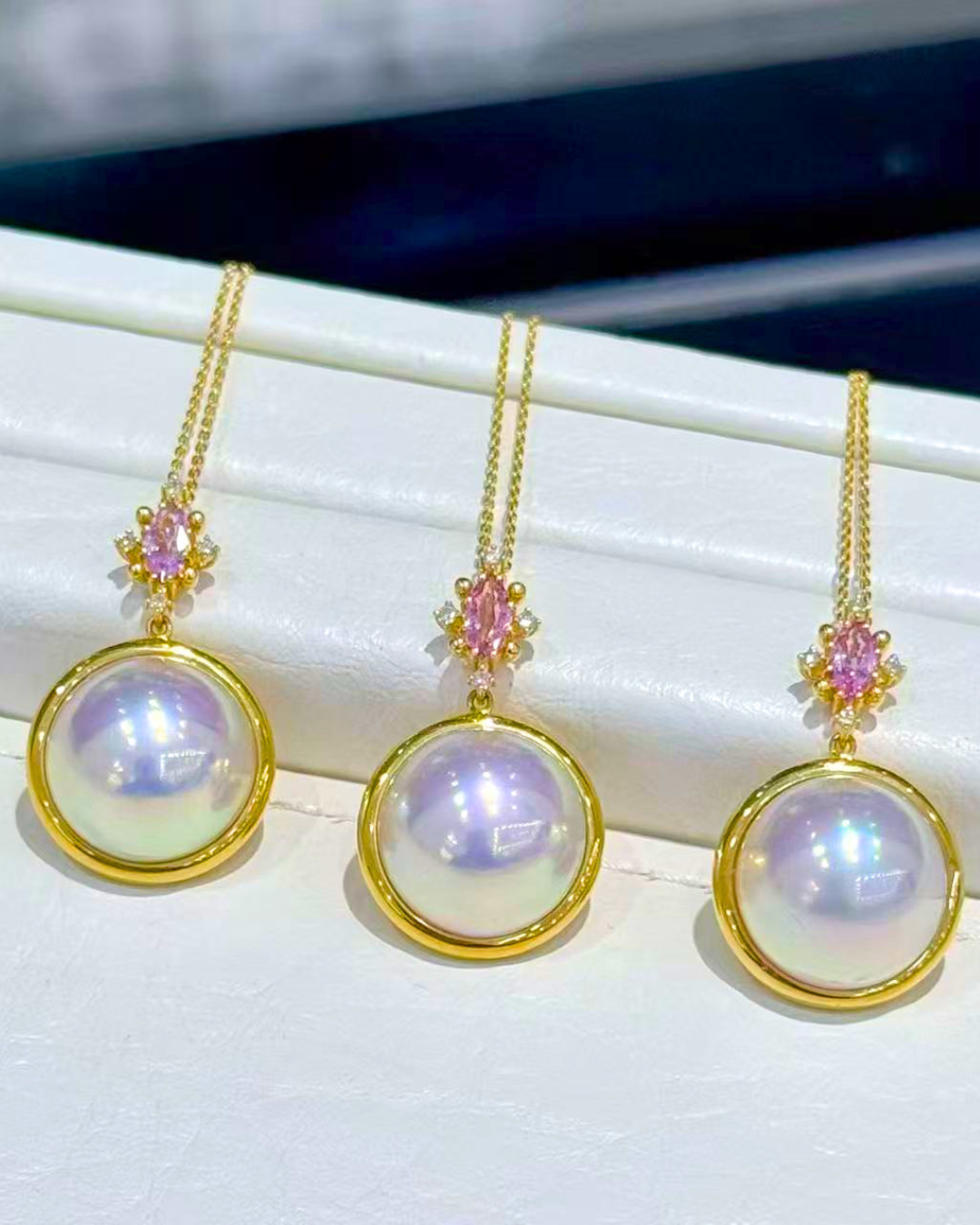Mabe Necklace in 18K Gold - Pink Tourmaline 0.34ct - Pink Overtone (D0.05ct)