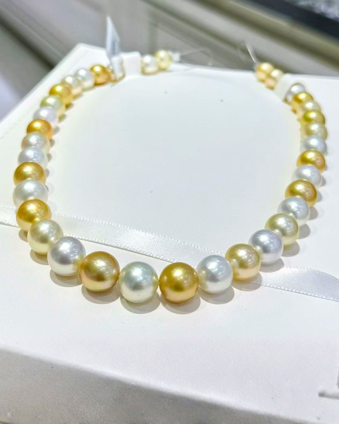 4A South Sea Golden Philippines & South Sea White Australia Round Loose Strand - Mixed (8.9-11.9mm)