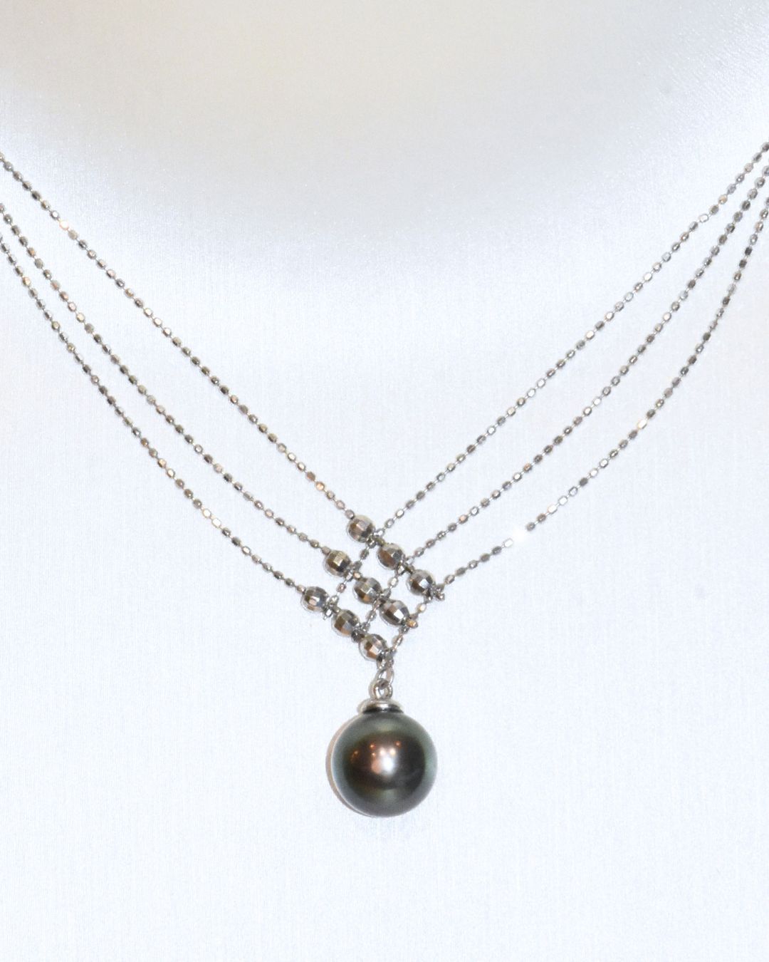 4A Tahitian Round Necklace in Silver 925 White Gold Plated - Trident Necklace - Peacock (9-10mm)