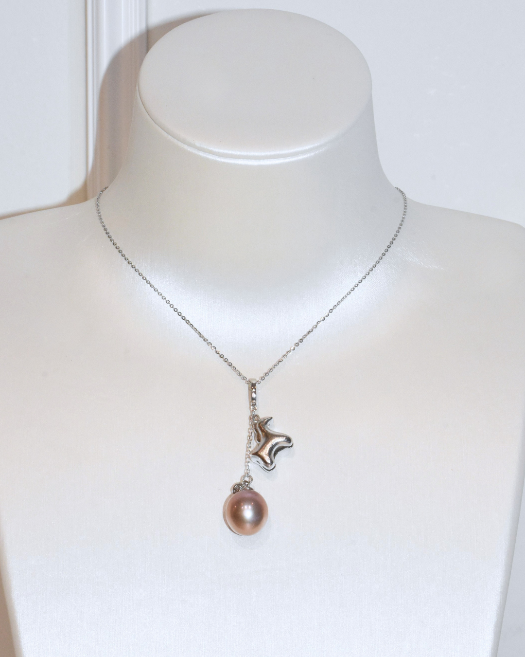 4A Freshwater Oval Necklace in Silver 925 WG Plated - The Last Gallop - Horse - Purple (12.4mm)