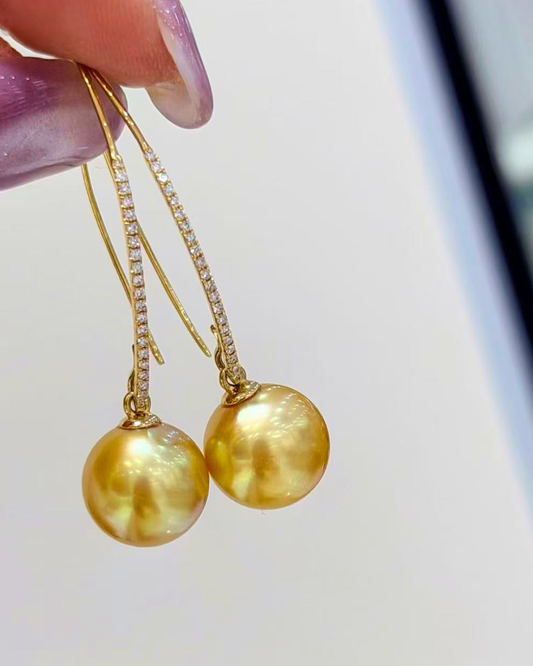 4A South Sea Golden Philippines Round Earring in 18K Gold - Shooting Star Drop with Natural Diamond - Gold (10-11mm) D0.231ct