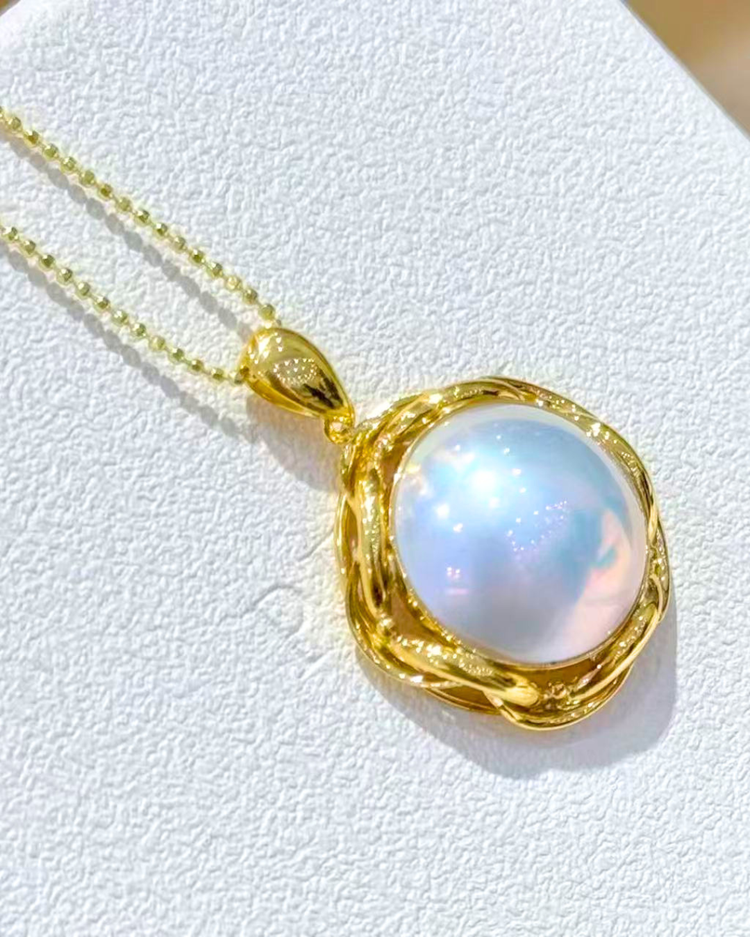 5A Mabé Necklace in 18K Gold - Seawater Japanese Mabé - White (15-16mm)