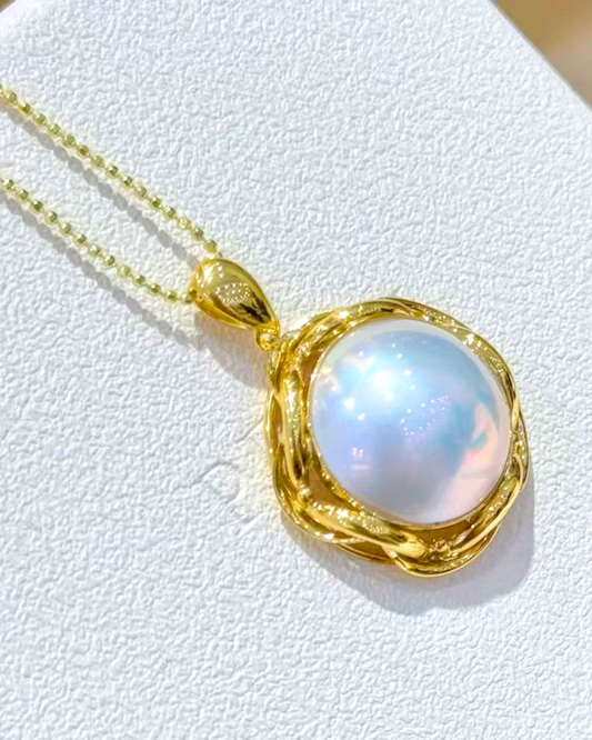 5A Mabé Necklace in 18K Gold - Seawater Japanese Mabé - White (15-16mm)