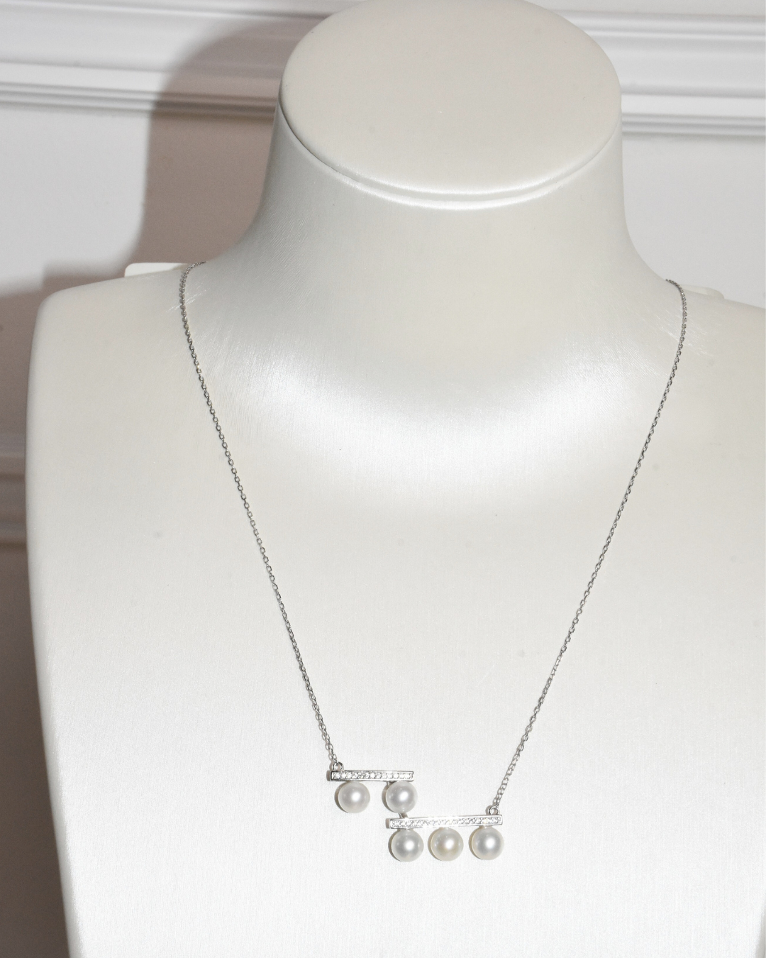 5A Freshwater Round Necklace in Silver 925 WG Plated - Pav Two-Layers Five-Pearls Bar  - White (6 -7mm)