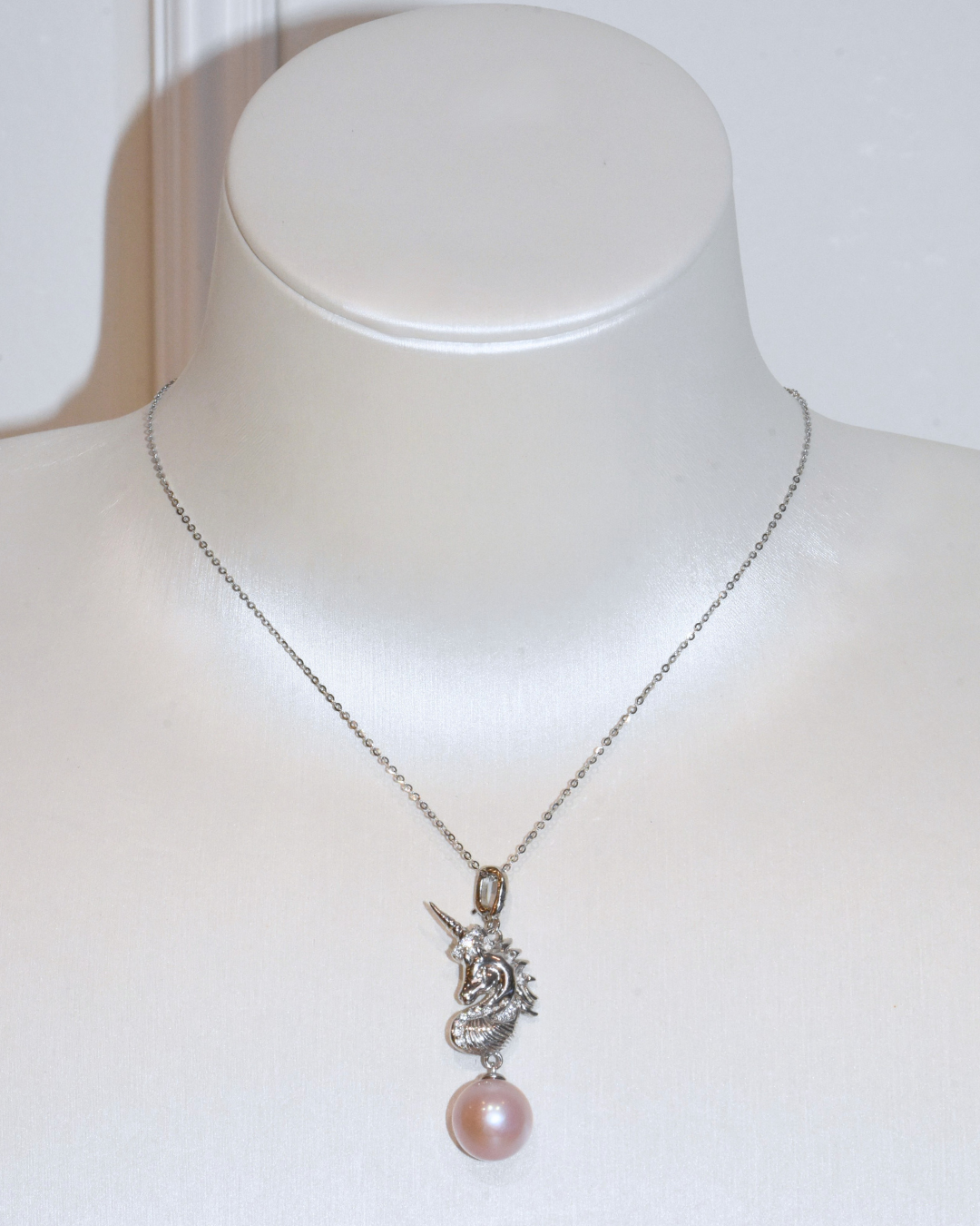 4A Freshwater Round Necklace in Silver 925 WG Plated - Silver Pegasus  - Purple (10.9mm)