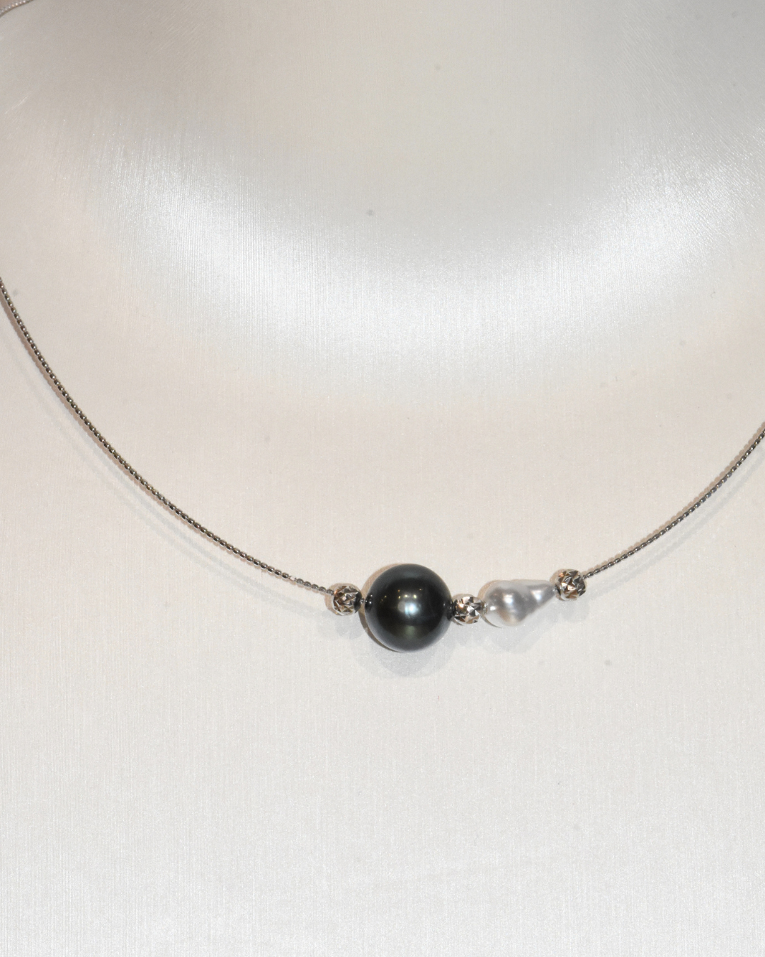 4A Tahitian Round Necklace in Silver 925 White Gold Plated - Tahitian × Keshi Duo Bar - Green (11-12mm)
