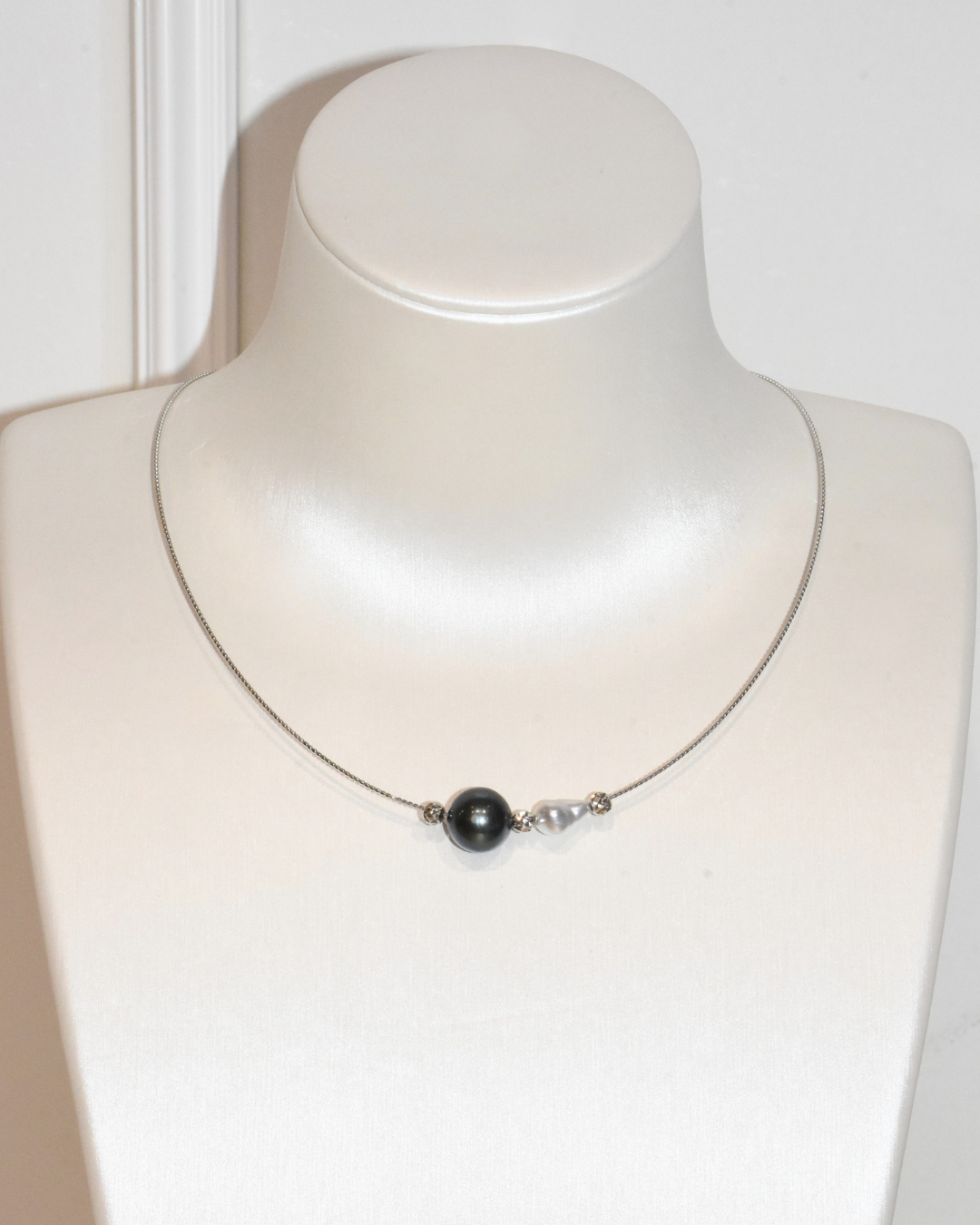 4A Tahitian Round Necklace in Silver 925 White Gold Plated - Tahitian × Keshi Duo Bar - Green (11-12mm)