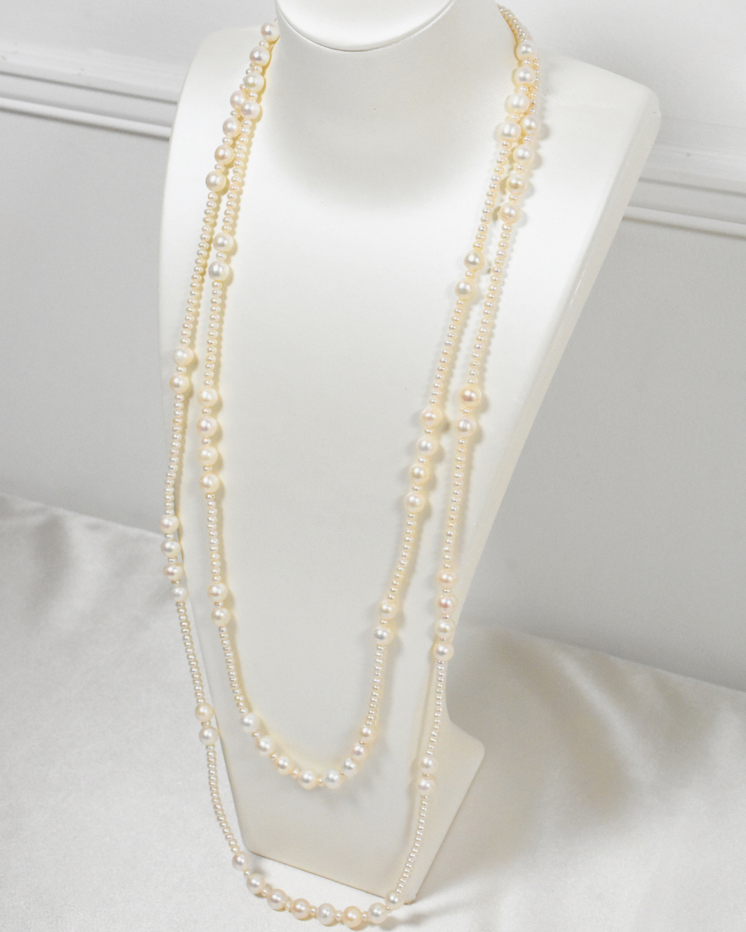 4A Freshwater Near Round Long Necklace in Silver 925 Gold Plated - Classic Gold Ribbon - White (4 -9mm)