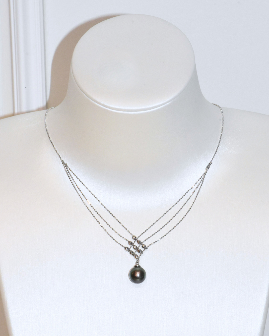 4A Tahitian Round Necklace in Silver 925 White Gold Plated - Trident Necklace - Peacock (9-10mm)