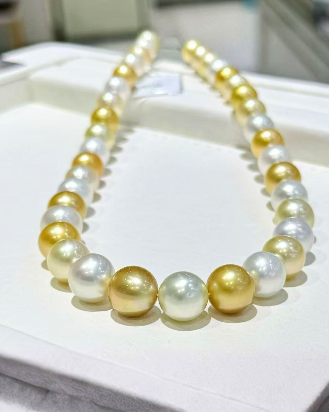 4A South Sea Golden Philippines & South Sea White Australia Round Loose Strand - Mixed (8.9-11.9mm)
