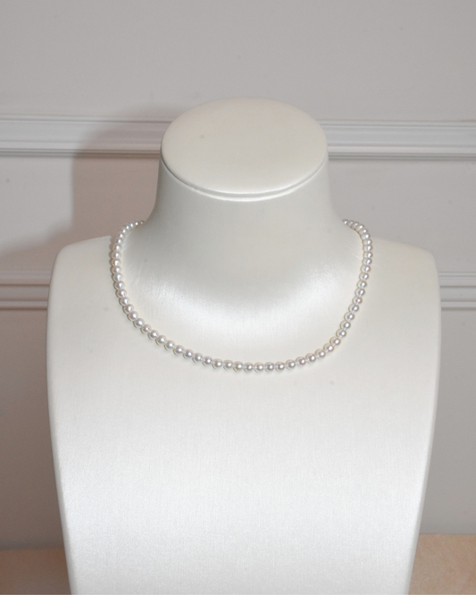 4A Freshwater Near Round Necklace in Silver 925 WG Plated - Double heart Clasp - White (4 -5mm)