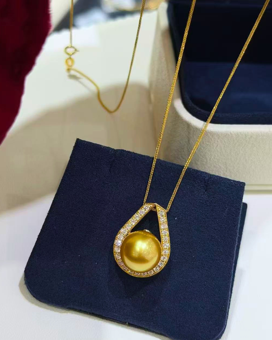 4A South Sea Golden Philippines Round Necklace in 18K Gold - with Natural Diamond - Gold (11mm) D0.162ct