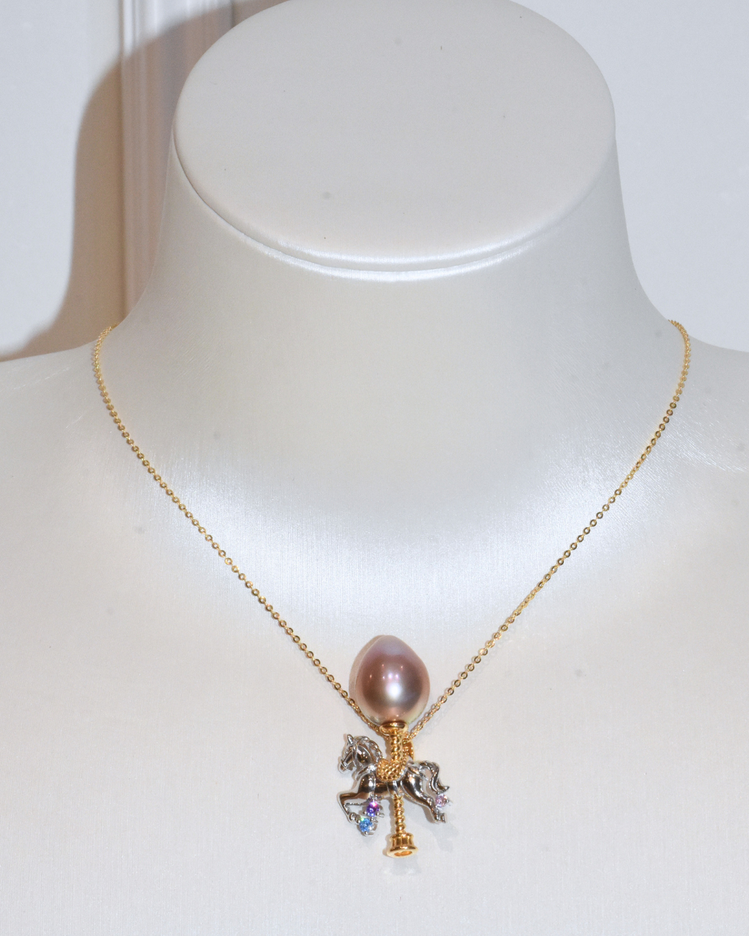 4A Freshwater Oval Necklace in Silver 925 Gold Plated - The Enchanted Horse - Forever Spinning - Orient (11.8mm)