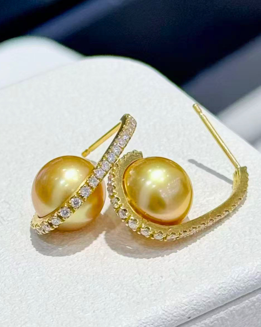 5A South Sea Golden Philippines Round Earring in 18K Gold - with Natural Diamond - Gold (10mm) D0.55ct
