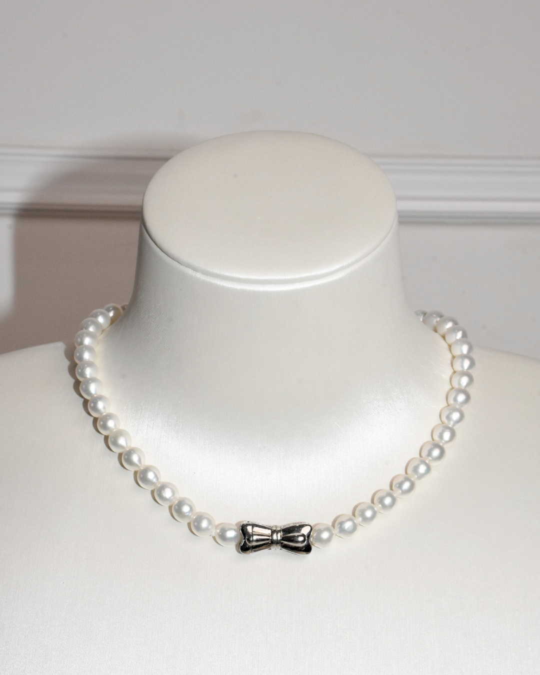 4A Freshwater Near Round Necklace in Copper - Ribbon Pendant - White (6 -7mm)