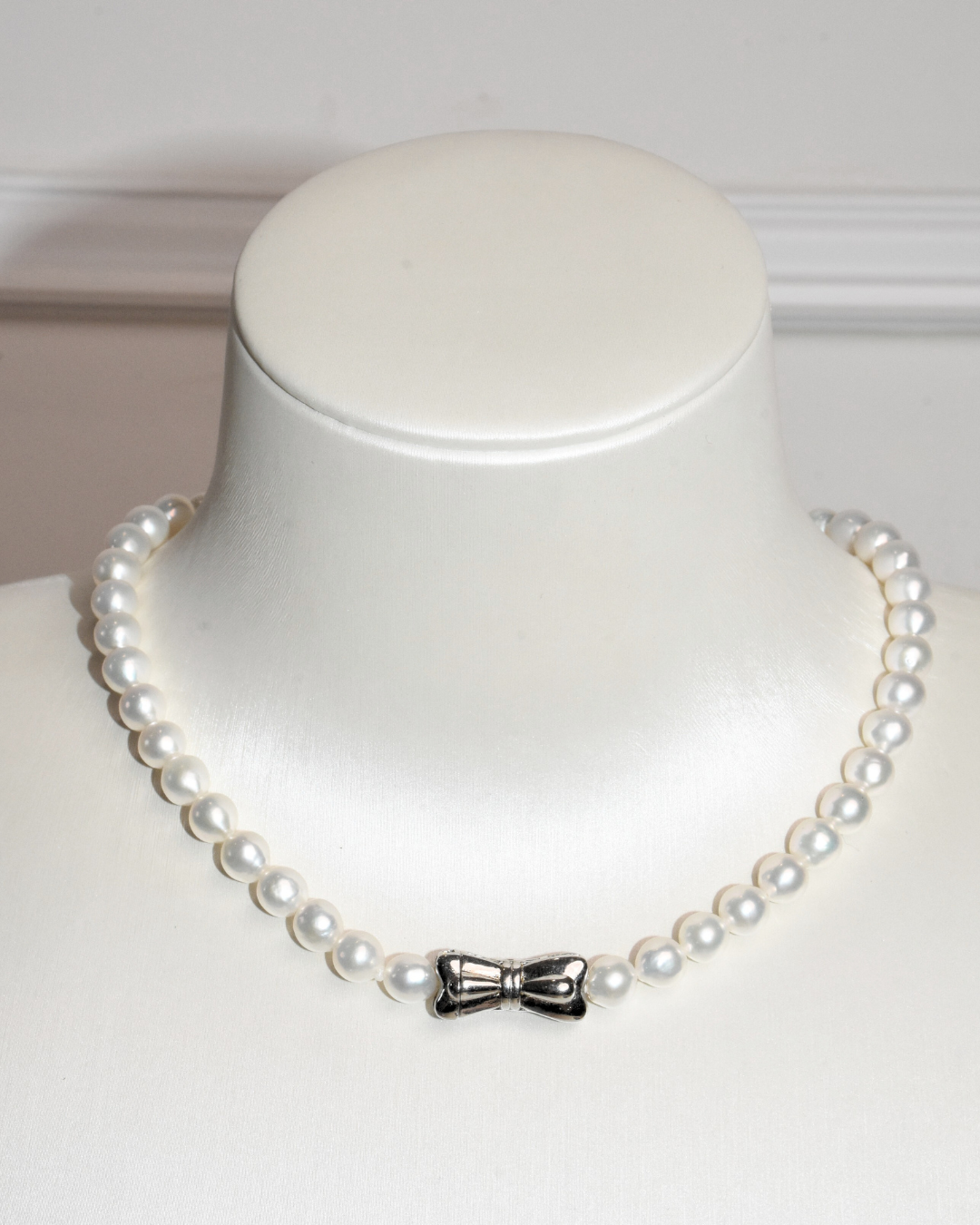 4A Freshwater Near Round Necklace in Copper - Ribbon Pendant - White (6 -7mm)