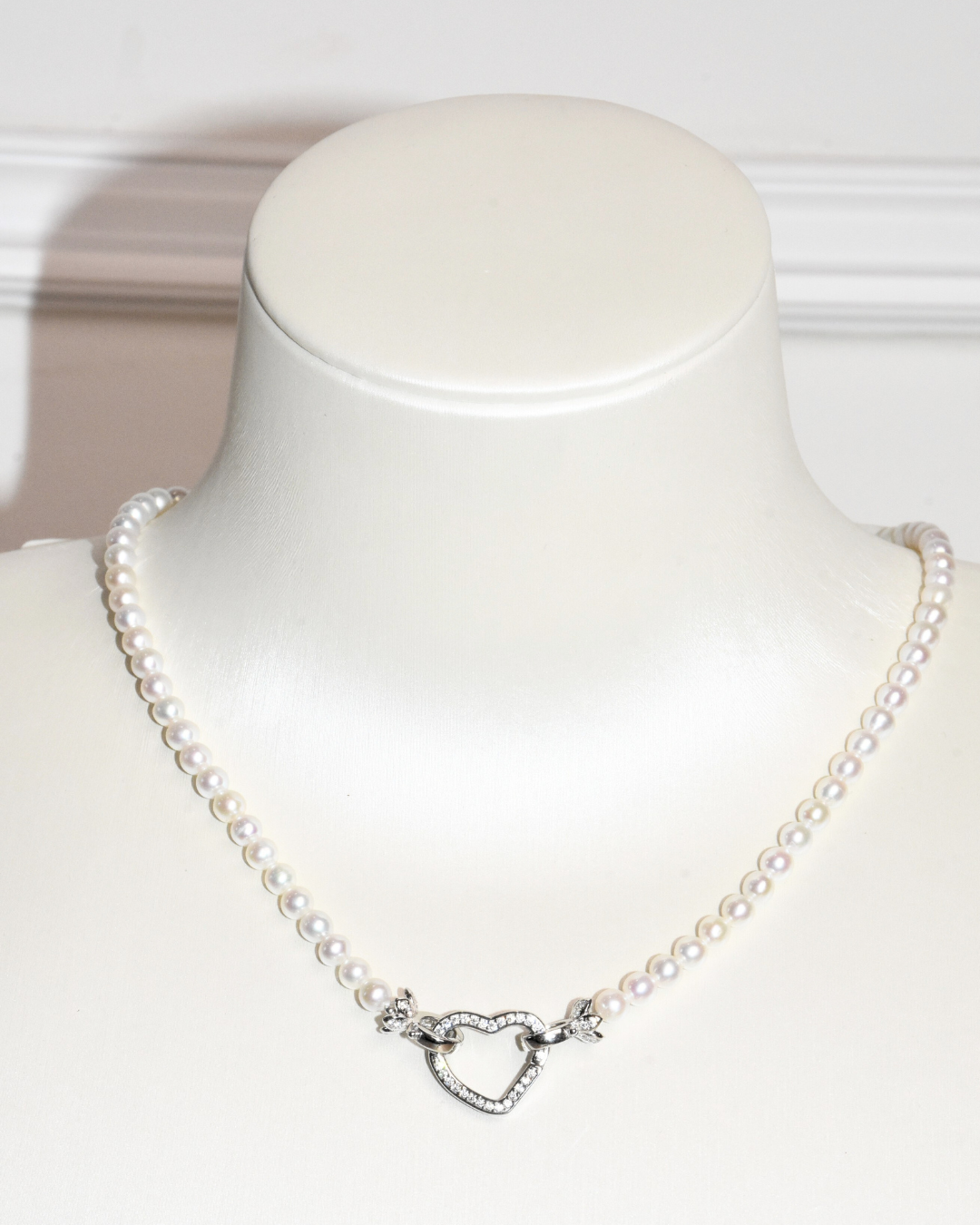4A Freshwater Near Round Necklace in Silver 925 WG Plated - Heart Clasp - White (4 -5mm)
