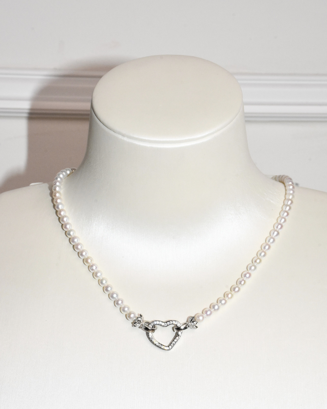 4A Freshwater Near Round Necklace in Silver 925 WG Plated - Heart Clasp - White (4 -5mm)