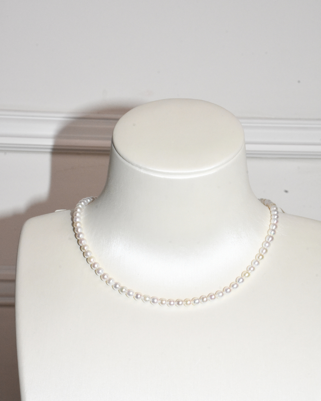4A Freshwater Near Round Necklace in Silver 925 WG Plated - Heart Clasp - White (4 -5mm)