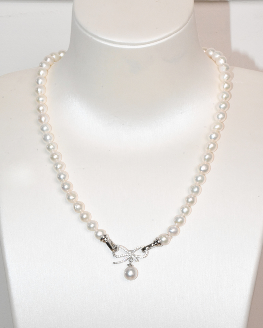 4A Freshwater Near Round Necklace in Silver 925 WG Plated - Ribbon Clasp with pearl drop - White (8 -9mm)