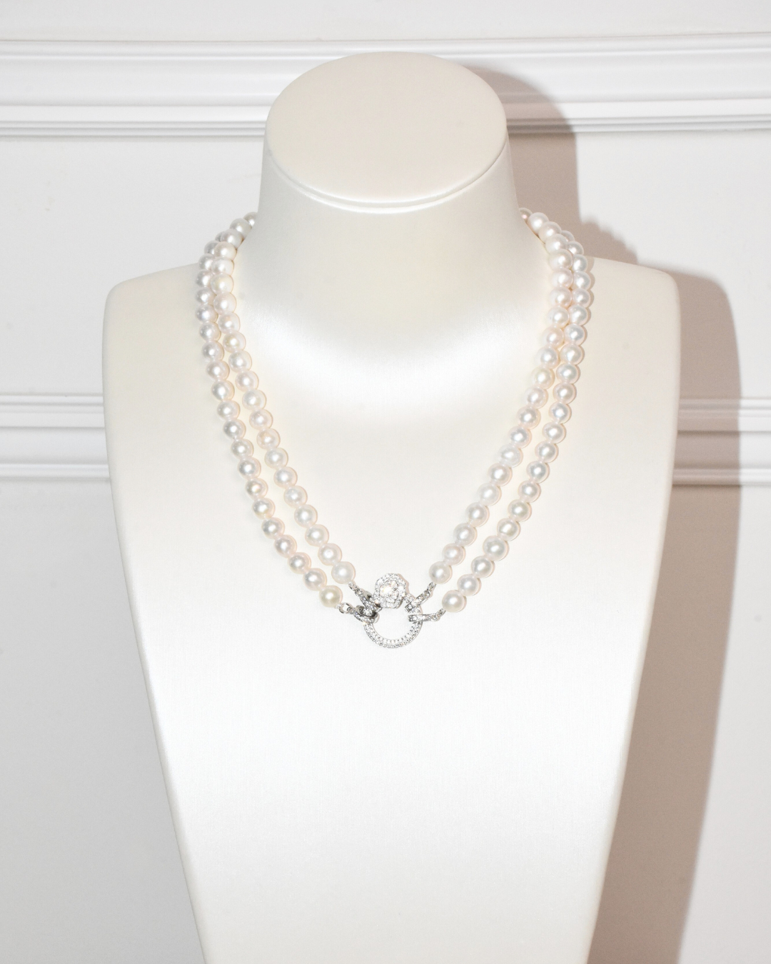 4A Freshwater Near Round Necklace in Silver 925 WG Plated - Double strand layers with ribbon Flower - O- Clasp  - White (7 -8mm)