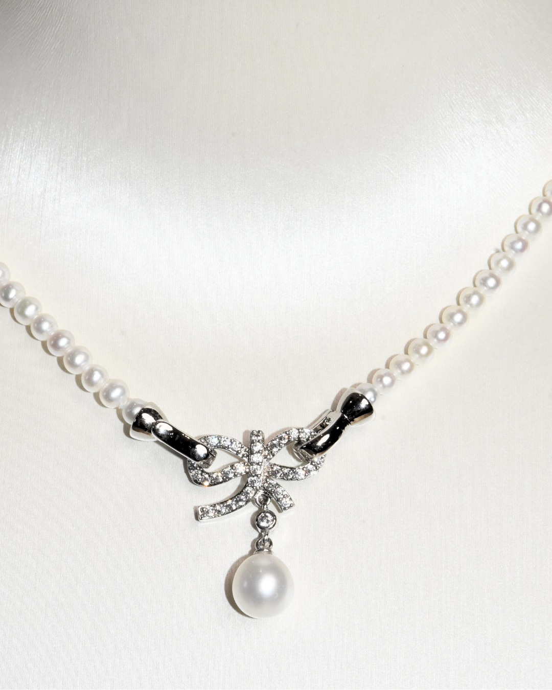 4A Freshwater Near Round Necklace in Copper - Ribbon with 8mm Pearl Drop Pendant - White (3 -4mm)