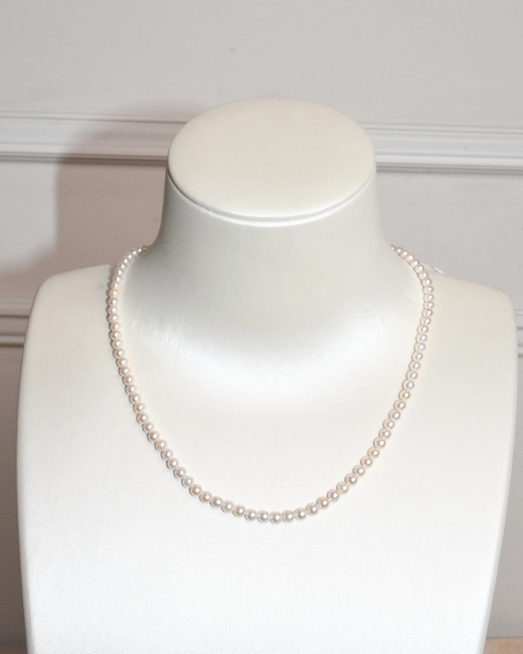 4A Akoya Round Necklace in Silver 925 WG Plated - Classic Ribbon Clasp - Rose Overtone (3 -4mm)