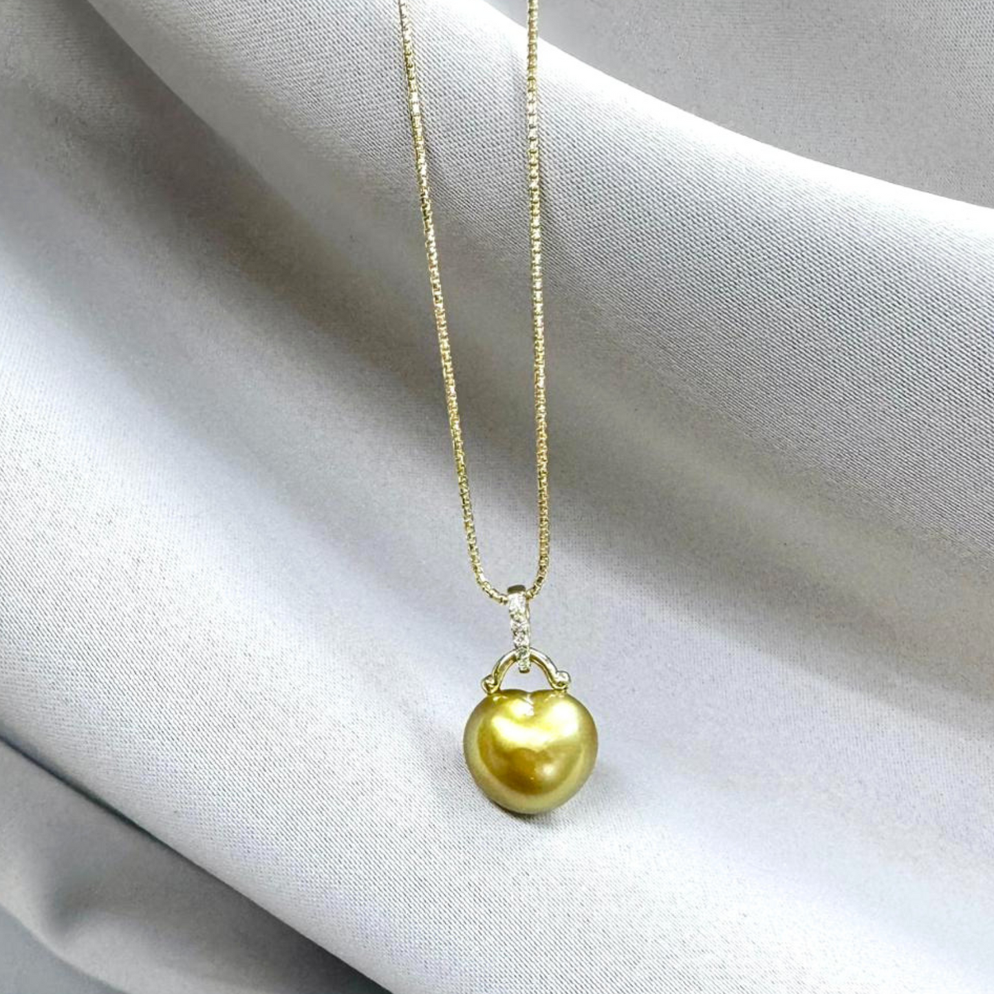South Sea Heart-Shaped Golden Pearl Diamond Arch Bail Necklace - 18K Solid Gold 4.72g (13mm) D0.06ct