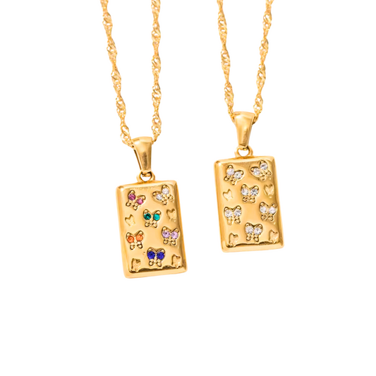 Goldfarbene Halskette mit Schmetterlings-Anhänger und quadratischem Zirkonia